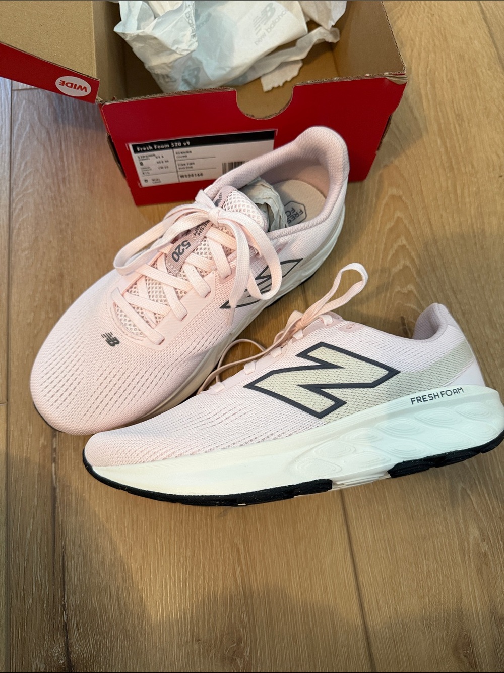 Women's new balance fresh foam 520v9 tennis shoes 8 wide